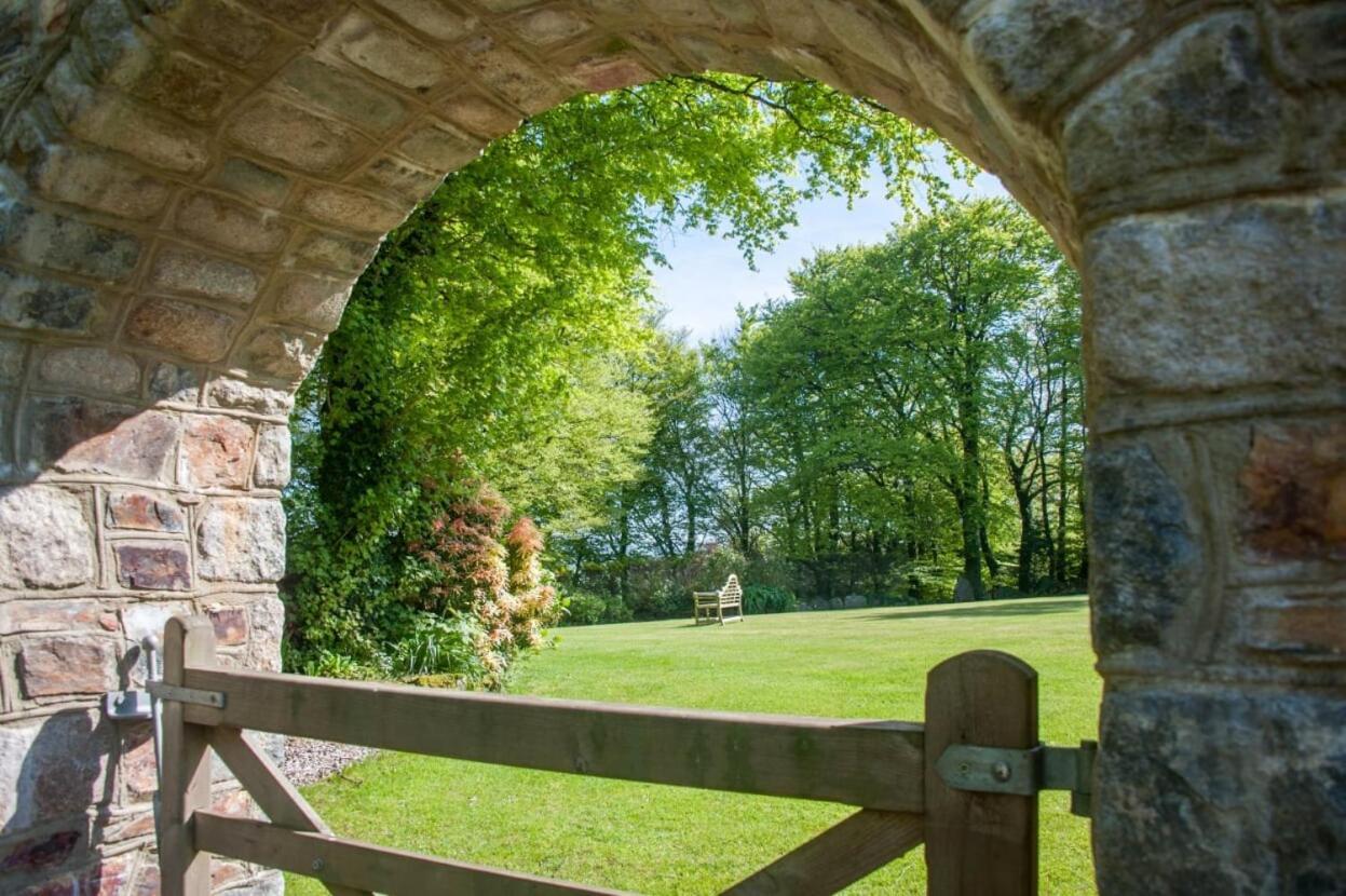 Knole Farm Bed & Breakfast Okehampton Exterior photo