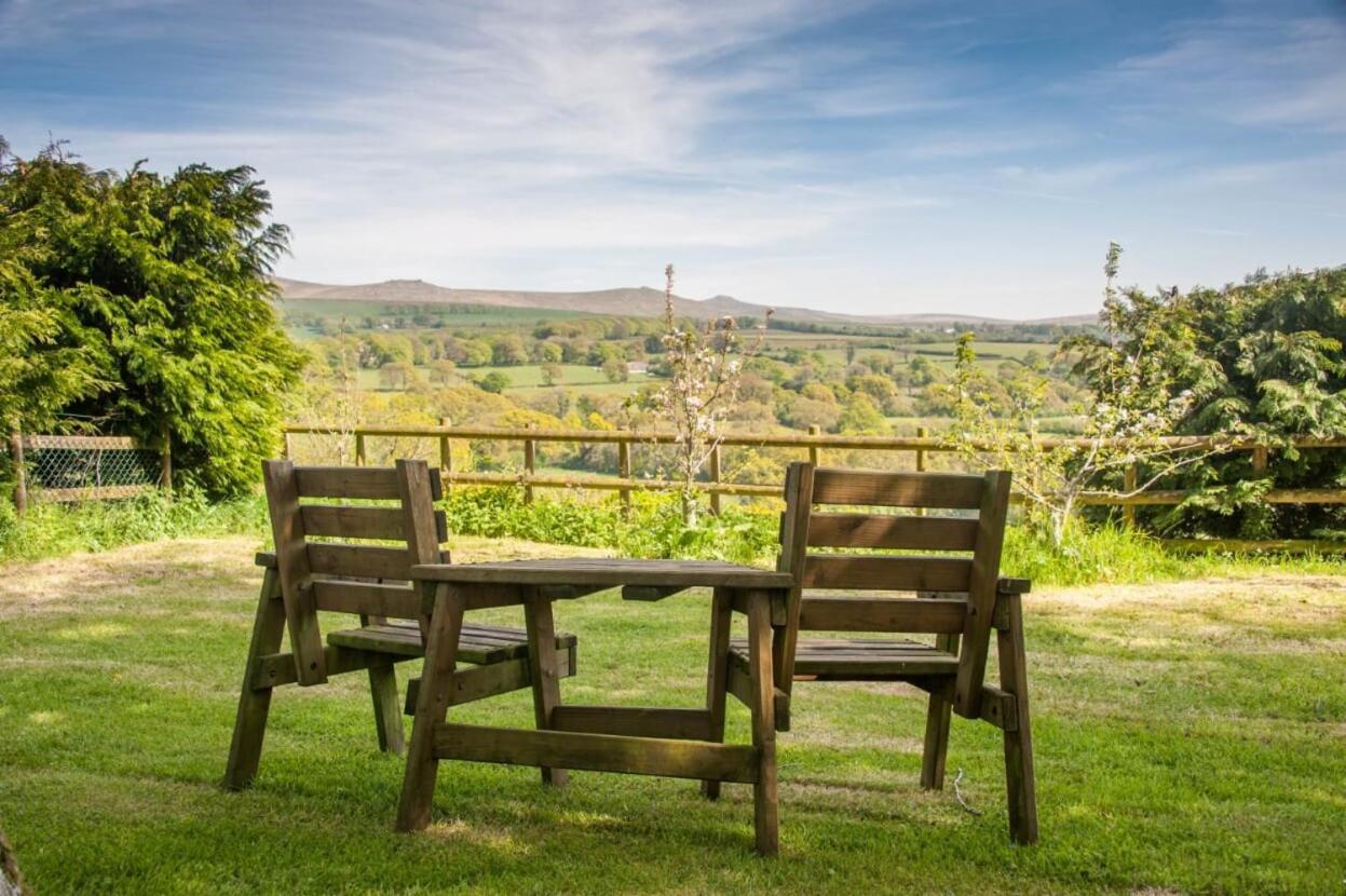 Knole Farm Bed & Breakfast Okehampton Exterior photo